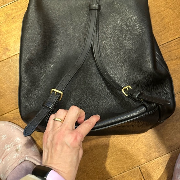 Lotuff leather sling backpack - Picture 5 of 7